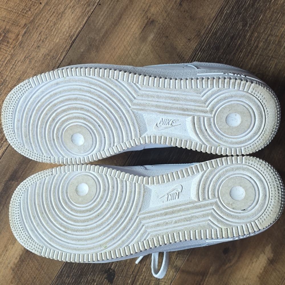 Nike Air Force 1 Like New, White AF1 Shoes - Picture 3 of 7